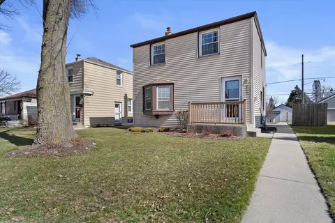 3654 S Whitnall, Milwaukee, WI 53207