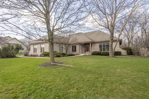 3271 S Highpointe, New Berlin, WI 53151