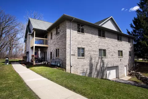 9302 W Loomis #6, Franklin, WI 53132