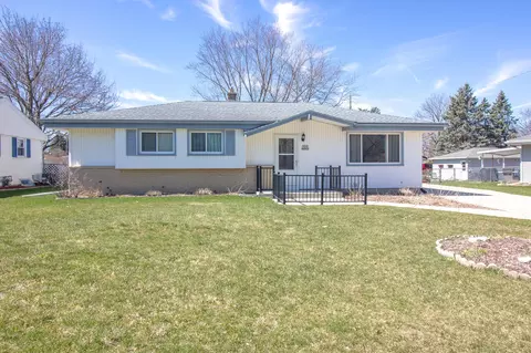 w241n6613 Fir, Sussex, WI 53089