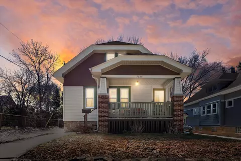 7225 W Garfield, Wauwatosa, WI 53213