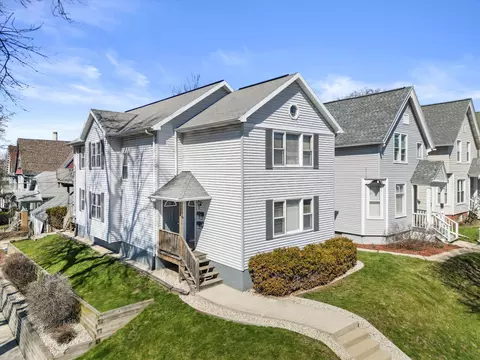 2401 N Oakland #2403, Milwaukee, WI 53211