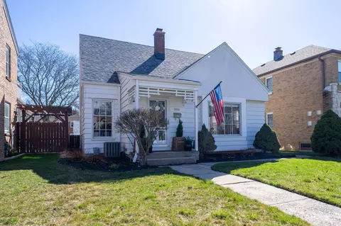 3008 N 77th, Milwaukee, WI 53222