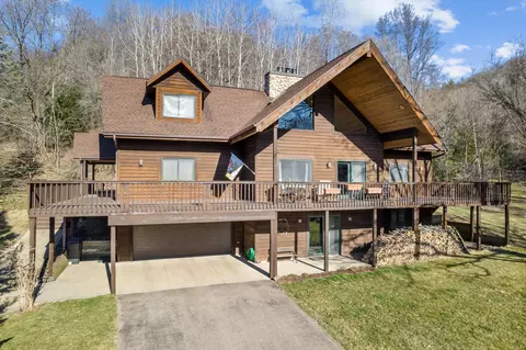 6024 Lacquer, Leon, WI 54656