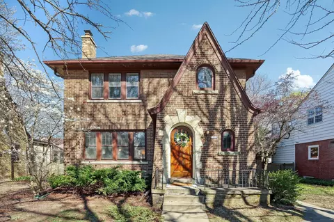 5332 N Diversey, Whitefish Bay, WI 53217