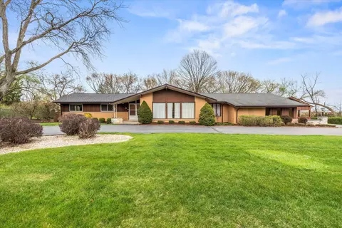 7689 Overlook, Greendale, WI 53129