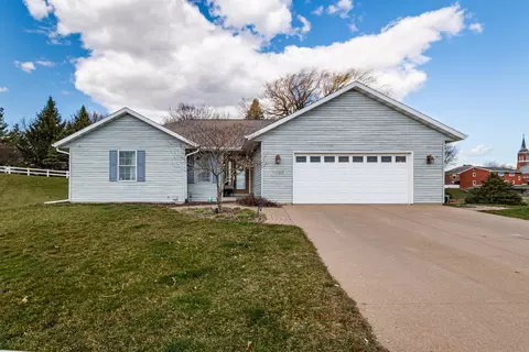 n1765 Elizabeth Way, Greenfield, WI 54601
