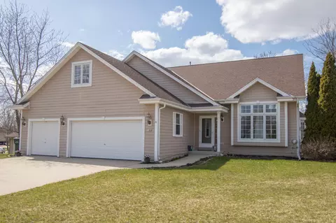 1404 Carriage, West Bend, WI 53095