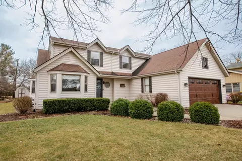3223 Nobb Hl, Mount Pleasant, WI 53406