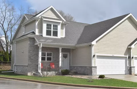4040 Wyndham Pointe, Brookfield, WI 53005