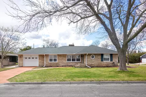 327 27th, La Crosse, WI 54601