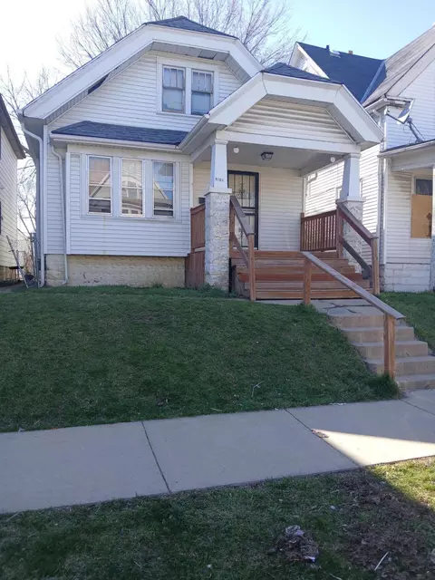 2525 N 37th, Milwaukee, WI 53210