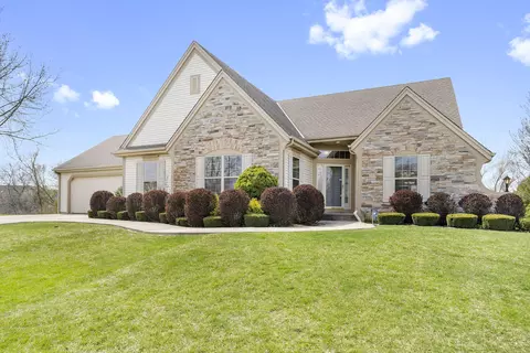 8097 S Lakeview, Franklin, WI 53132
