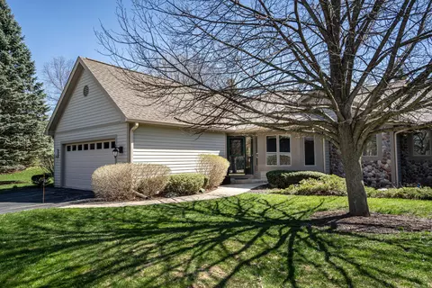 315 Oak Rdg, Hartland, WI 53029
