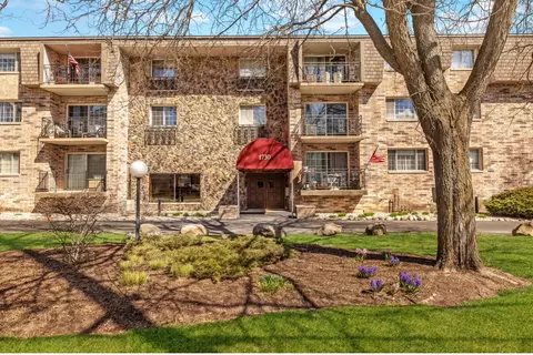 1730 W Green Tree #209, Glendale, WI 53209