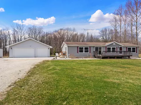 15798 Lakeshore, Centerville, WI 53015