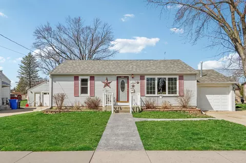 1402 Neenah, Watertown, WI 53094
