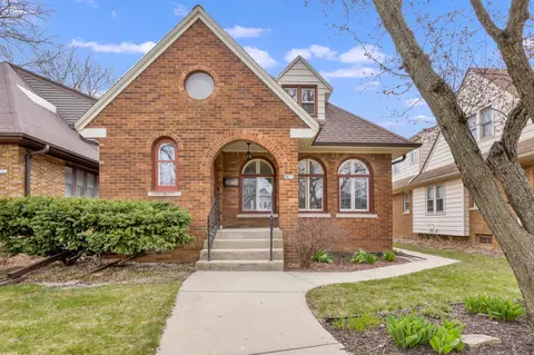 2472 N 64th, Wauwatosa, WI 53213