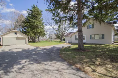 n5288 County Road A, Oak Grove, WI 53039