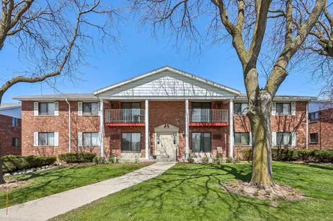 6400 W Howard #104, Milwaukee, WI 53220