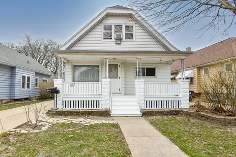 2339 E Malvern, Milwaukee, WI 53207