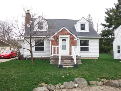 10540 W Spring Grn, Greenfield, WI 53228