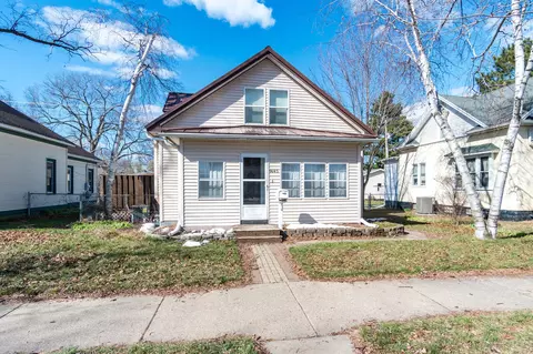 1445 Redfield, La Crosse, WI 54601