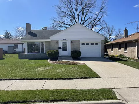 59 E Rossman, Hartford, WI 53027