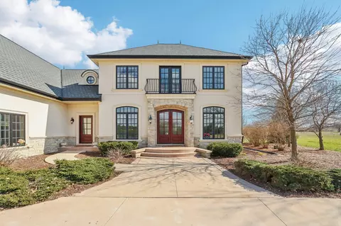 n88w38771 Mapleton, Oconomowoc, WI 53066