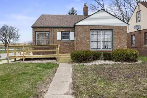 2930 W Roosevelt, Milwaukee, WI 53216