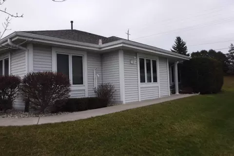 468 Hartford, Hartford, WI 53027