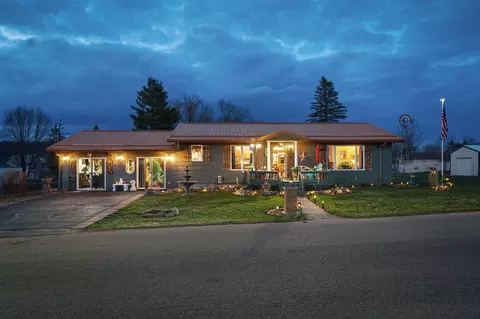 416 W Drake, Viola, WI 54664
