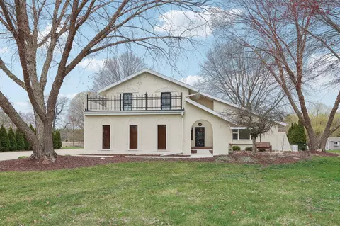 406 Maryl, Burlington, WI 53105
