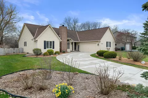 n52w14361 Thornhill, Menomonee Falls, WI 53051