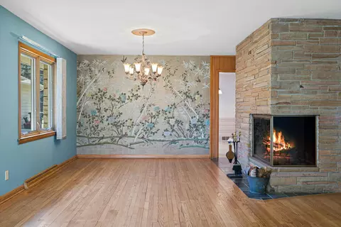 948 N 76th, Wauwatosa, WI 53213