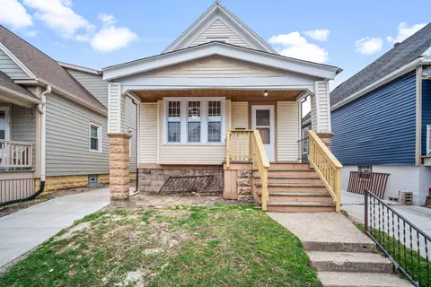 2101 W Vilter, Milwaukee, WI 53204