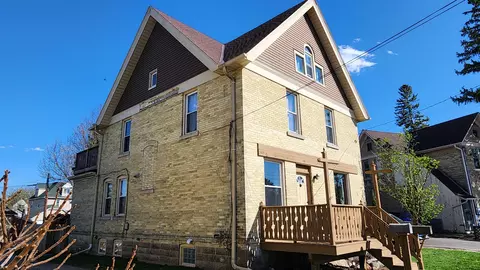 105 N 10th, Watertown, WI 53094