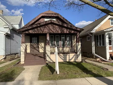 2152 S 76th, West Allis, WI 53219