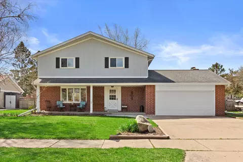 537 Sunset, Hartford, WI 53027