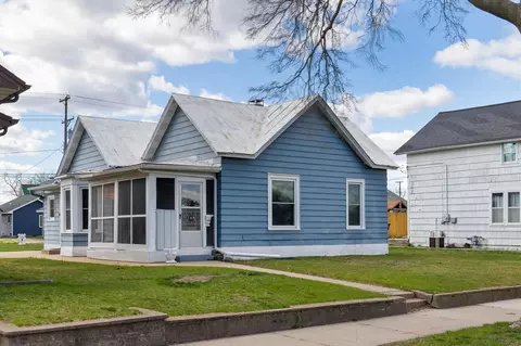 1329 Avon, La Crosse, WI 54603