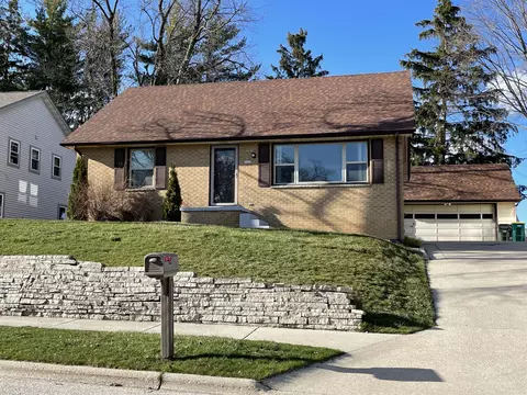 1624 Concord, West Bend, WI 53095