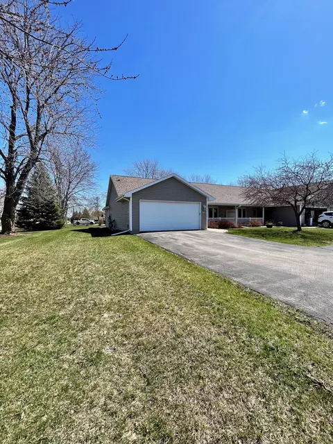 3100 Elk Rdg #A, Oshkosh, WI 54904