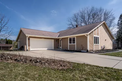 n82w16400 Lavergne, Menomonee Falls, WI 53051