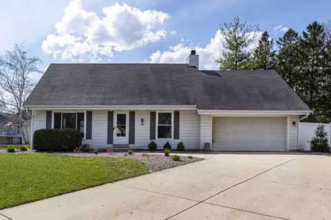 703 Mansfield, Hartland, WI 53029