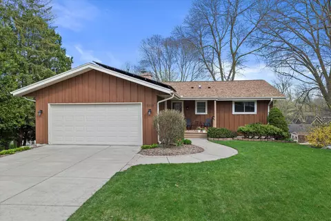 1113 Vienna, Grafton, WI 53024