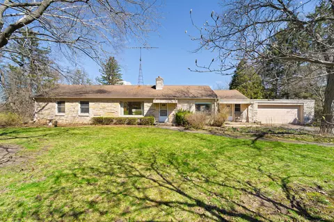 3200 W Riverland, Mequon, WI 53092