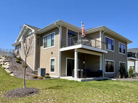 20091 Overstone #31-1, Lannon, WI 53046