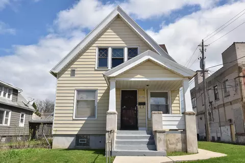 3120 N Holton, Milwaukee, WI 53212