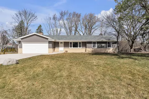 500 W Bayfield, Glendale, WI 53217
