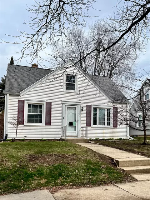 7832 Livingston, Wauwatosa, WI 53213